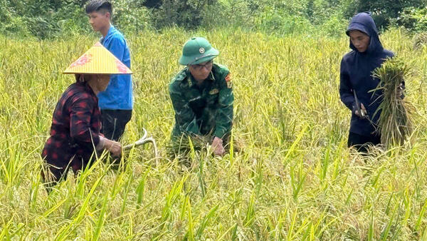 Người lính Biên phòng Đồn biên phòng Cửa khẩu Chi Ma – Tấm gương Bộ đội Cụ Hồ giữa mùa vàng biên cương