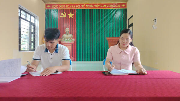 Đồng chí Bí thư Đảng ủy xã dự sinh hoạt chi bộ tại thôn Khuổi Cấp: Gần dân, sát cơ sở, lắng nghe từ thực tiễn