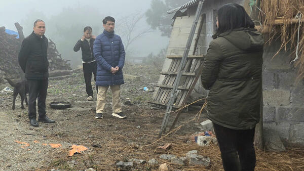 XÃ MẪU SƠN KIỂM TRA VÀ HƯỚNG DẪN NHÂN DÂN PHÒNG, CHỐNG ĐÓI RÉT CHO ĐÀN GIA SÚC, GIA CẦM