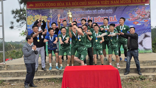 XÃ MẪU SƠN TỔ CHỨC LỄ BẾ MẠC GIẢI BÓNG ĐÁ MỪNG ĐẢNG, MỪNG XUÂN NĂM 2026