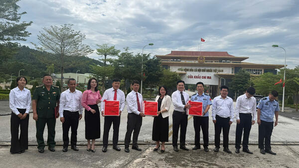 ĐOÀN ĐẠI BIỂU HUYỆN NINH MINH (TRUNG QUỐC) CHÚC MỪNG 81 NĂM QUỐC KHÁNH NƯỚC CỘNG HÒA XÃ HỘI CHỦ NGHĨA VIỆT NAM