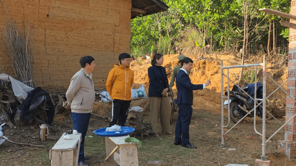 KIỂM TRA CÔNG TÁC XOÁ NHÀ TẠM, NHÀ DỘT NÁT TRÊN ĐỊA BÀN XÃ MẪU SƠN