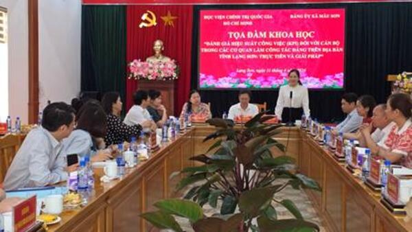 ĐOÀN KHẢO SÁT CỦA HỌC VIỆN CHÍNH TRỊ QUỐC GIA HỒ CHÍ MINH LÀM VIỆC TẠI XÃ MẪU SƠN